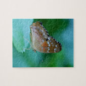 美しいDanaus Plexippus葉に蝶。 ジグソーパズル (横)