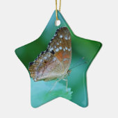 美しいDanaus Plexippus葉に蝶。 セラミックオーナメント (左)