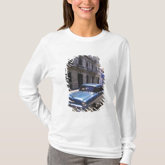 美しくクラシックなシボレー車を Tシャツ (正面)