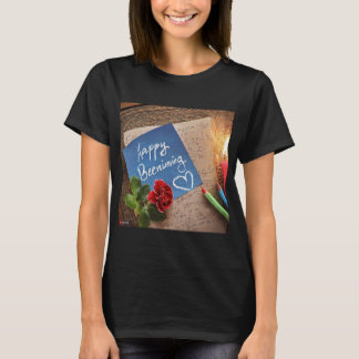 美しく上品な Tシャツ