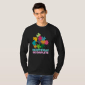 美しく不完全なカラフルパズルピース Tシャツ (正面フル)