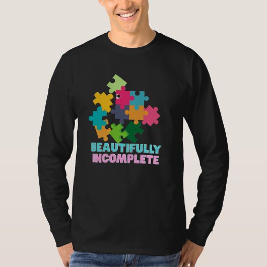 美しく不完全なカラフルパズルピース Tシャツ (正面)