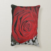 美しく赤いバラ アクセントクッション (裏面(縦))