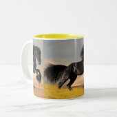 美しく黒い馬 ツートーンマグカップ (正面左)