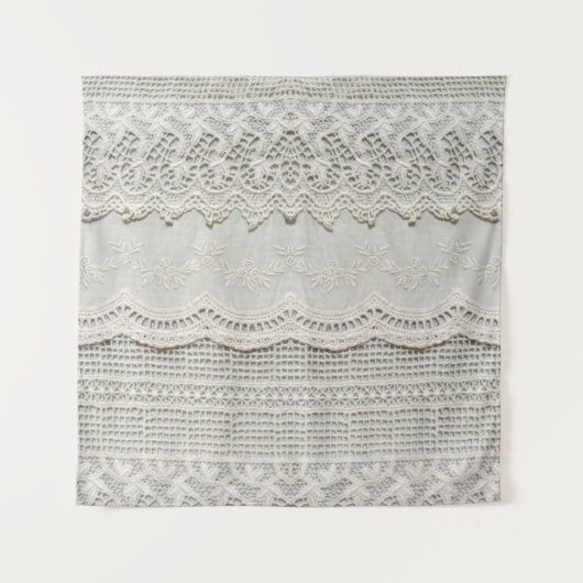 美しく、繊細で、白いレースの織物を詰め込む。  タペストリー (正面)