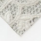 美しく、繊細で、白いレースの織物を詰め込む。 フリースブランケット (角)