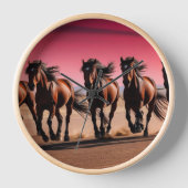 美し威厳のあるい野生の馬走のトワイライト 壁時計 (正面)