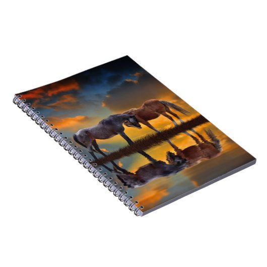 美すごいしい野生馬 ノートブック (右側)