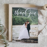 美モダンしい書道結婚写真 サンキューカード<br><div class="desc">この感謝していカスタマイズ可能な写真サンキューカードで家族や友人に送信する。書道とモダン編集可能な花柄を特徴とする。写真と詳細を追加してパーソナライズこの写真サンキューカードは、結婚式、卒業式、誕生日などのイベントに最適である。</div>