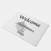 美容師がスタイルで行う ドアマット (アングル)