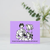 美容師のユーモア – もちろん秘密保はできる ポストカード (スタンド正面)