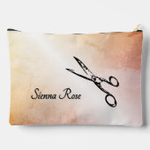 美容師は個人的なスタイルでそれを行う アクセサリーポーチ (裏面)