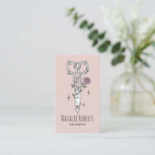 美容師キュートシザースケッチ赤面ピンクサロン 名刺 (スタンド正面)