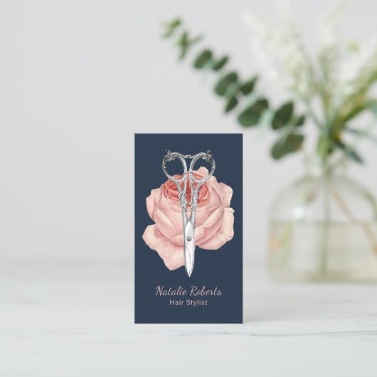 美容師ネイビーブルーシザー&バラ美しいサロン 名刺 (スタンド正面)