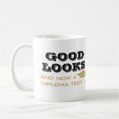 美貌と卒業証書もおもしろい卒業 コーヒーマグカップ (左)
