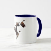 群で飛んでいるカナダのガチョウはデザインをからかいます マグカップ (正面右)