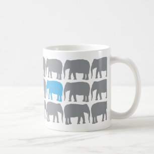 群れのマグの1頭の青い象 コーヒーマグカップ