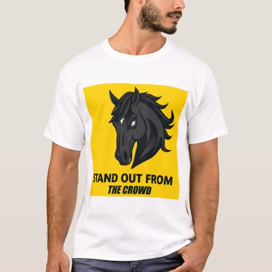 群衆から抜け出す+黒馬のテキスト Tシャツ (正面)