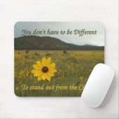 群衆の中で目立つ マウスパッド (マウス)