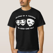 群衆の中の孤独 - 奇異な存在 都市型グラフィック Tシャツ (正面)