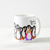 群集ペンギンの中で目立つ コーヒーマグカップ (正面右)