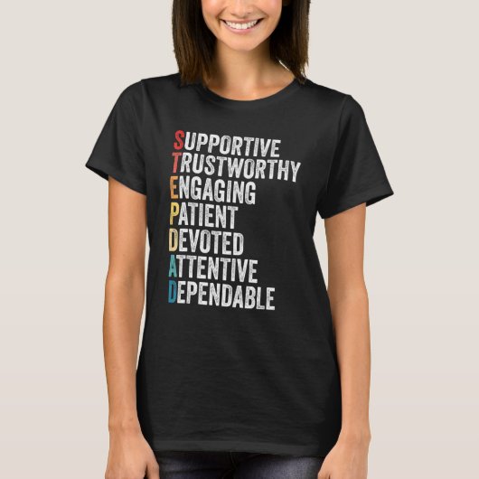 義父の頭字義父ステップパパ家族の父 Tシャツ (正面)