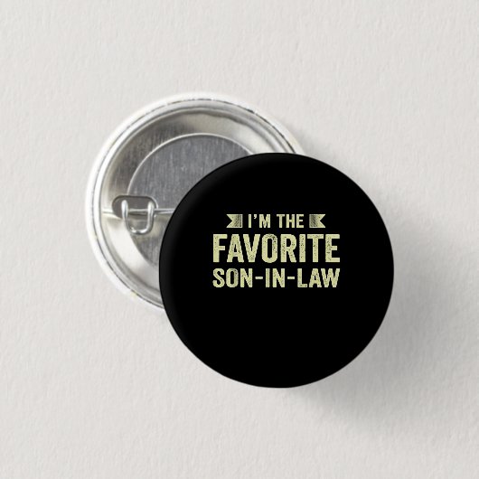 義理のお気に入りの息子で家族のおもしろいユーモアの息子 缶バッジ (正面&裏面)