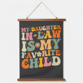 義理の娘は子どもが大お気に入りの虫だ 吊り下げ型タペストリー (正面)