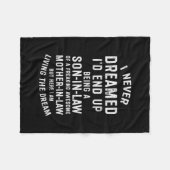 義理の息子になるとは夢にも思わなかった フリースブランケット (正面(横))