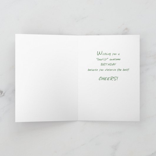 義理の息子の誕生日カエルがビールを自慢 カード (内部)