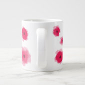義理の最高の母のピンクのフローラに ジャンボコーヒーマグカップ (裏面)