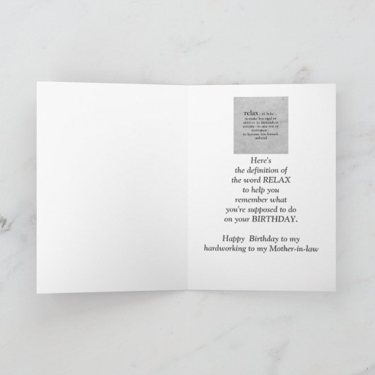 義理の母のおもしろい犬のユーモアへのリラックス誕生日 カード (内部)