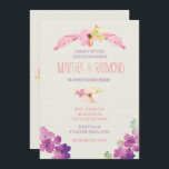 羽と花，結婚式招待状 招待状<br><div class="desc">羽と花、結婚式招待状。ピンクの羽毛を背景に甘い紫色の花、メトロ結婚イベントによって作られたデザイン。コーディネートの羽結婚と花の装飾と供給はZazzleのMetroEventsショップで利用可能。</div>