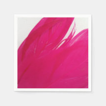 羽のような暗い赤紫色