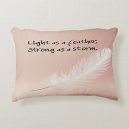 羽のように軽く、嵐のように強い アクセントクッション