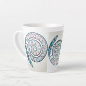 羽の付いた円 カフェラテマグ (左アングル)