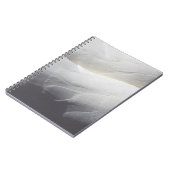 羽の白い白鳥の羽毛 ノートブック (左側)