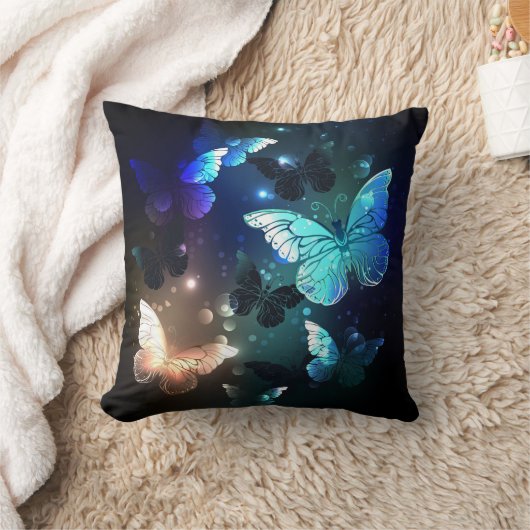 羽ばたき夜蝶 クッション (ブランケット)
