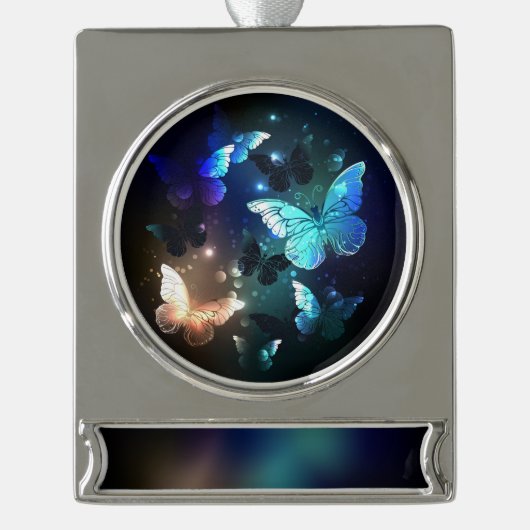 羽ばたき夜蝶 シルバープレートバナーオーナメント (正面)