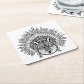 羽をつけられた戦争のボンネットの刺激を受けたなオオカミ スクエアペーパーコースター (アングル)