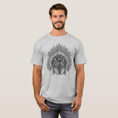 羽をつけられた戦争のボンネットの刺激を受けたなオオカミ Tシャツ (正面フル)