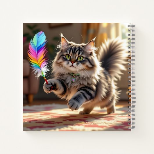 羽を追いかけるかわいい毛ふわふわした猫 ノートブック (裏面)