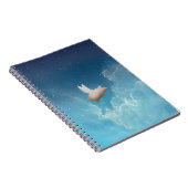 羽付き手帳を付けた豚 ノートブック (右側)