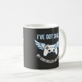 羽根のあるゲームコントローラーのグラフィック コーヒーマグカップ (正面右)