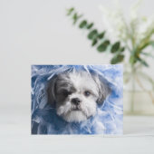 羽毛で覆われた子犬のクローズアップ ポストカード (スタンド正面)