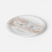 羽毛のようなパンパスグラスと白いラ結婚ンの ペーパープレート (アングル)
