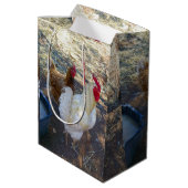 羽毛の仲間たち：白い雄鳥と雌鳥 ミディアムペーパーバッグ (裏面アングル)