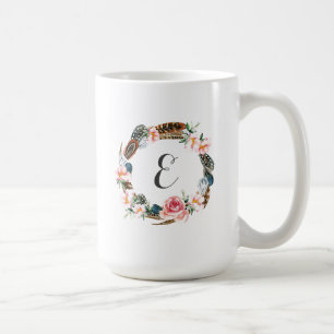 羽 のモノグラムが付いている水彩画の花のリース コーヒーマグカップ