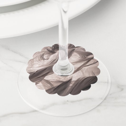 羽 ワイングラスタグ (クローズアップ)