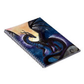 翌日のカルラ著夜空が付いている黒いドラゴン ノートブック (右側)